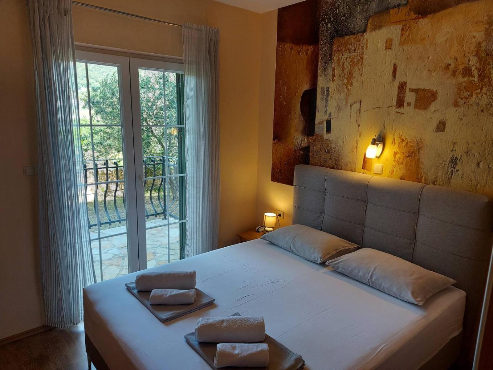 Apartments Batistic Супетарска Драга Екстериор снимка